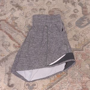 Lululemon hotty hots size 2